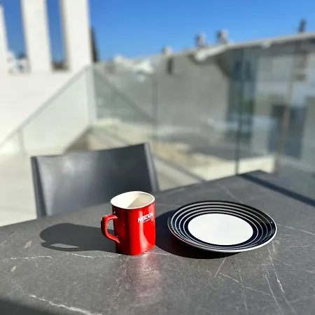 Διαμέρισμα Arya Engomi Central Living Apt